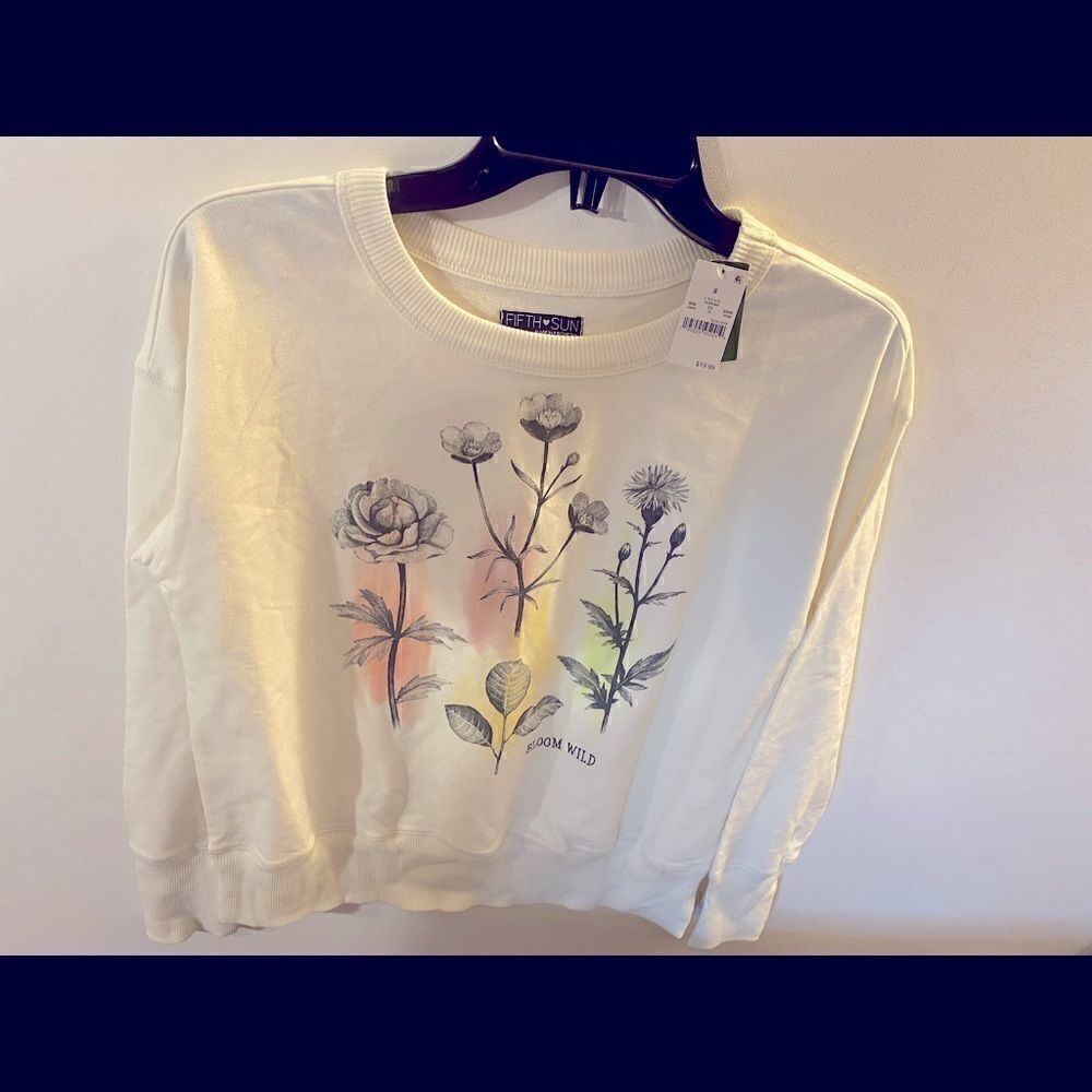 🛍Fifth Sun Top Bloom Wild Graphic Flower 🌸 Crewneck Sweatshirt Size: Small